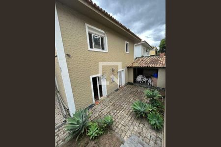 Casa à venda com 4 quartos, 300m² em Vila Sonia, São Paulo
