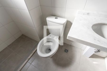 Banheiro de kitnet/studio para alugar com 1 quarto, 26m² em Barra Funda, São Paulo
