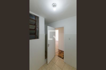 Banheiro de apartamento à venda com 3 quartos, 83m² em Petrópolis, Porto Alegre