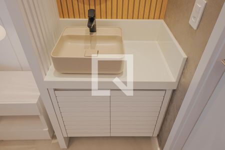 Banheiro de kitnet/studio para alugar com 1 quarto, 24m² em Paraíso, São Paulo