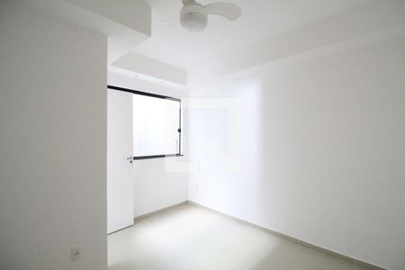 Quarto  de apartamento para alugar com 2 quartos, 75m² em Taquara, Rio de Janeiro