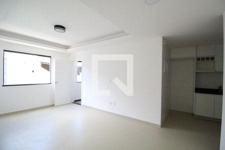 Sala de apartamento para alugar com 2 quartos, 75m² em Taquara, Rio de Janeiro