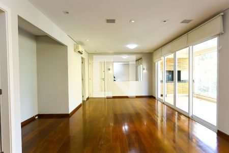 Sala de apartamento à venda com 3 quartos, 130m² em Paraíso do Morumbi, São Paulo