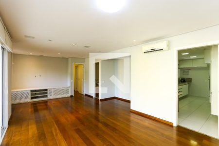 Sala de apartamento à venda com 3 quartos, 130m² em Paraíso do Morumbi, São Paulo