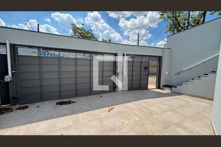 Garagem de casa à venda com 3 quartos, 250m² em Parque Oratório, Santo André