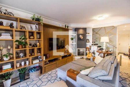 Sala de TV de casa de condomínio à venda com 3 quartos, 236m² em Tamboré, Santana de Parnaíba