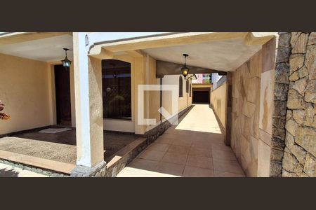 Garagem de casa à venda com 3 quartos, 500m² em Santa Maria, São Caetano do Sul