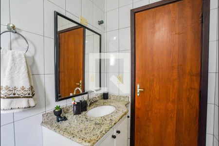 Banheiro da Suíte de apartamento à venda com 2 quartos, 68m² em Vila Valparaíso, Santo André