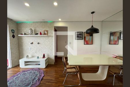 Sala de apartamento para alugar com 2 quartos, 71m² em Jardim Marilu, Cotia