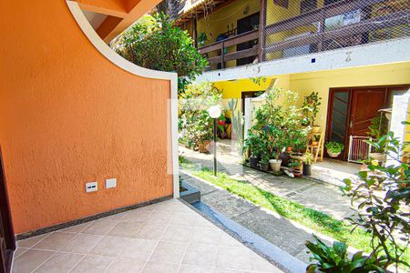 frenta de casa de casa de condomínio para alugar com 4 quartos, 120m² em Jardim Sulacap, Rio de Janeiro