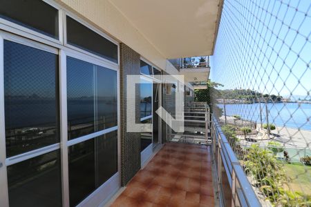 Varanda Sala/Quarto de apartamento para alugar com 3 quartos, 111m² em Jardim Guanabara, Rio de Janeiro