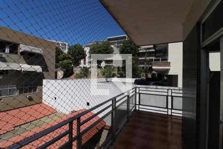 Varanda Sala/Quarto de apartamento para alugar com 3 quartos, 111m² em Jardim Guanabara, Rio de Janeiro