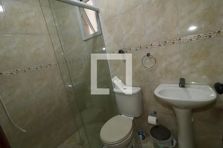 Banheiro de apartamento para alugar com 1 quarto, 44m² em Nova Mirim, Praia Grande