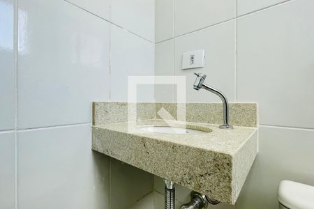 Banheiro de kitnet/studio para alugar com 1 quarto, 31m² em Jardim Adriana, Guarulhos