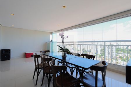 Varanda  de apartamento à venda com 3 quartos, 120m² em Santa Teresinha, São Paulo