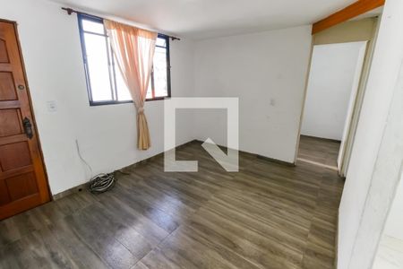 Sala de apartamento para alugar com 2 quartos, 45m² em Conjunto Promorar Raposo Tavares, São Paulo