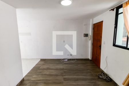 Sala de apartamento para alugar com 2 quartos, 45m² em Conjunto Promorar Raposo Tavares, São Paulo