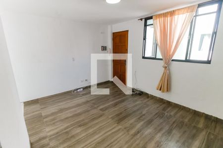 Sala de apartamento para alugar com 2 quartos, 45m² em Conjunto Promorar Raposo Tavares, São Paulo
