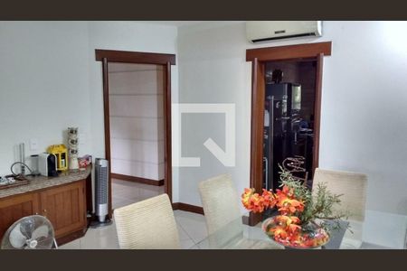 Casa à venda com 4 quartos, 550m² em Camboinhas, Niterói