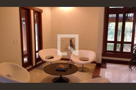 Casa à venda com 4 quartos, 550m² em Camboinhas, Niterói