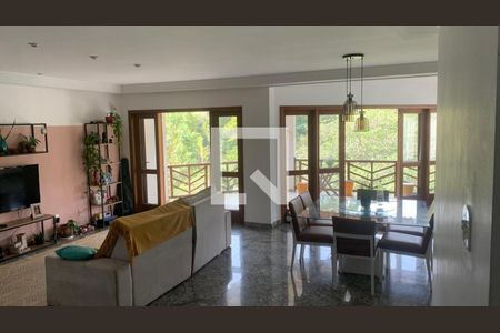 Casa à venda com 4 quartos, 250m² em Pendotiba, Niterói