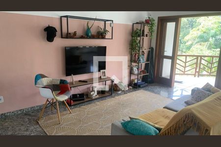 Casa à venda com 4 quartos, 250m² em Pendotiba, Niterói