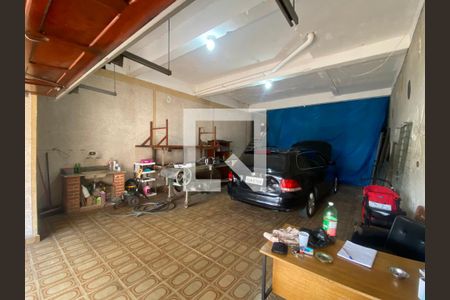 Garagem de casa para alugar com 3 quartos, 220m² em Vila Invernada, São Paulo