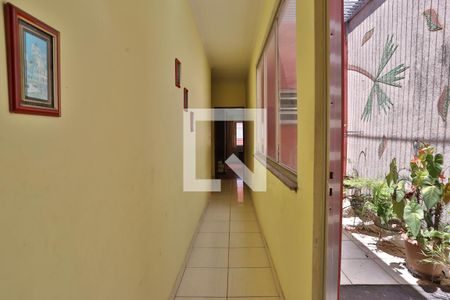 Corredor de casa para alugar com 3 quartos, 220m² em Vila Invernada, São Paulo