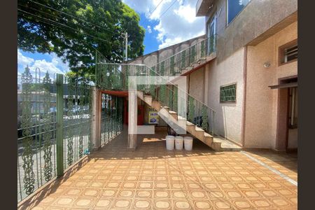 Garagem de casa para alugar com 3 quartos, 220m² em Vila Invernada, São Paulo