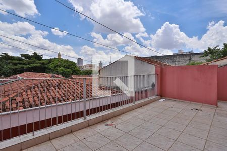 Quintal de casa à venda com 3 quartos, 220m² em Vila Invernada, São Paulo