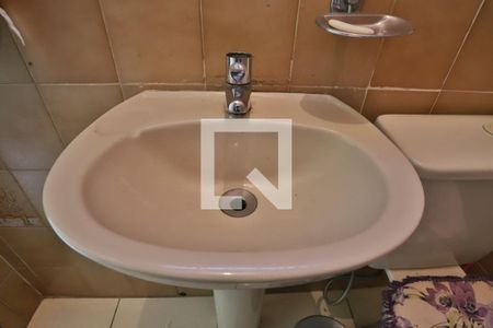 Lavabo de casa para alugar com 3 quartos, 220m² em Vila Invernada, São Paulo
