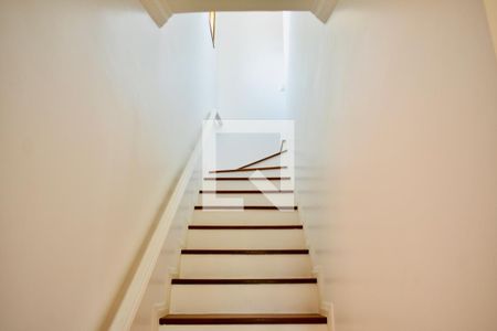 Escada de casa de condomínio à venda com 4 quartos, 220m² em Planalto Paulista, São Paulo