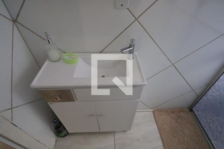Banheiro de casa à venda com 2 quartos, 48m² em Mathias Velho, Canoas