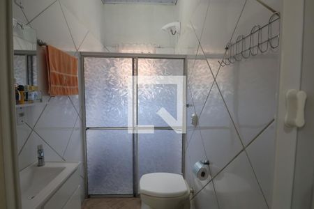 Banheiro de casa à venda com 2 quartos, 48m² em Mathias Velho, Canoas