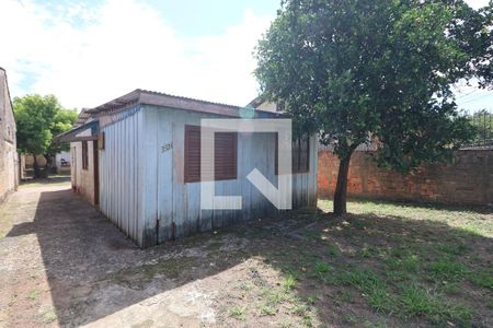 Área externa de casa à venda com 2 quartos, 48m² em Mathias Velho, Canoas