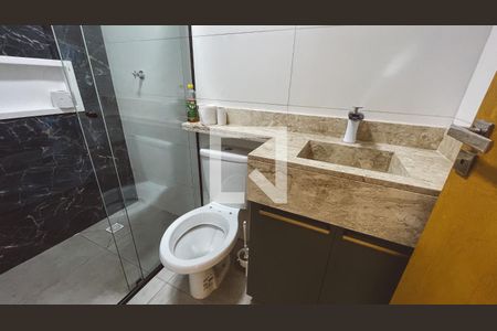 Banheiro de casa de condomínio à venda com 2 quartos, 52m² em Água Fria, São Paulo