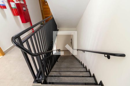 Área comum - Escada de apartamento à venda com 2 quartos, 50m² em Água Fria, São Paulo