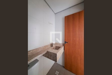 Banheiro de apartamento à venda com 2 quartos, 52m² em Água Fria, São Paulo