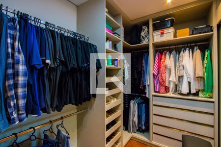 Closet do quarto 1 de casa à venda com 3 quartos, 362m² em Vila Humaita, Santo André