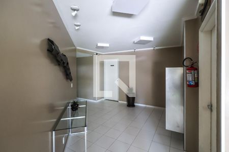 Hall de entrada de apartamento à venda com 3 quartos, 63m² em São João Climaco, São Paulo