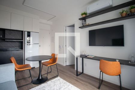 Sala/Cozinha de apartamento para alugar com 1 quarto, 43m² em Jardim das Acacias, São Paulo