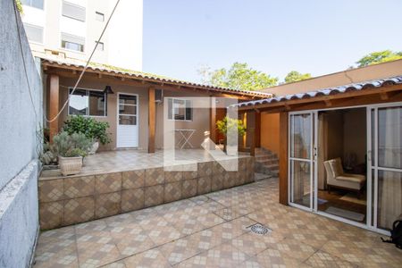 Quintal de apartamento à venda com 3 quartos, 100m² em Azenha, Porto Alegre