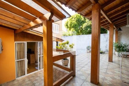 Quintal de apartamento à venda com 3 quartos, 100m² em Azenha, Porto Alegre