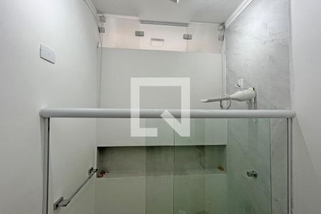 Banheiro de apartamento para alugar com 1 quarto, 69m² em Aparecida, Santos