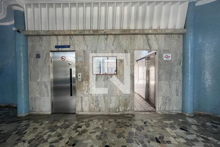 Área comum - Elevadores de apartamento para alugar com 1 quarto, 69m² em Aparecida, Santos