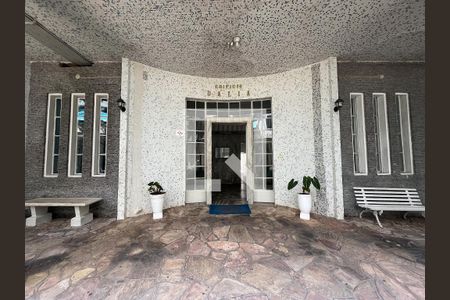 Fachada do bloco de apartamento para alugar com 1 quarto, 69m² em Aparecida, Santos