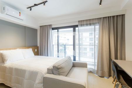 Sala/Quarto de kitnet/studio para alugar com 1 quarto, 26m² em Indianópolis, São Paulo