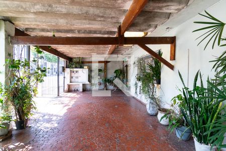 Garagem de casa à venda com 3 quartos, 307m² em Vila Babilonia, São Paulo