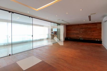 Apartamento para alugar com 3 quartos, 234m² em Barra da Tijuca, Rio de Janeiro