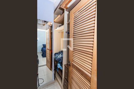 Closet suite de casa à venda com 5 quartos, 545m² em Jardim Peri, São Paulo